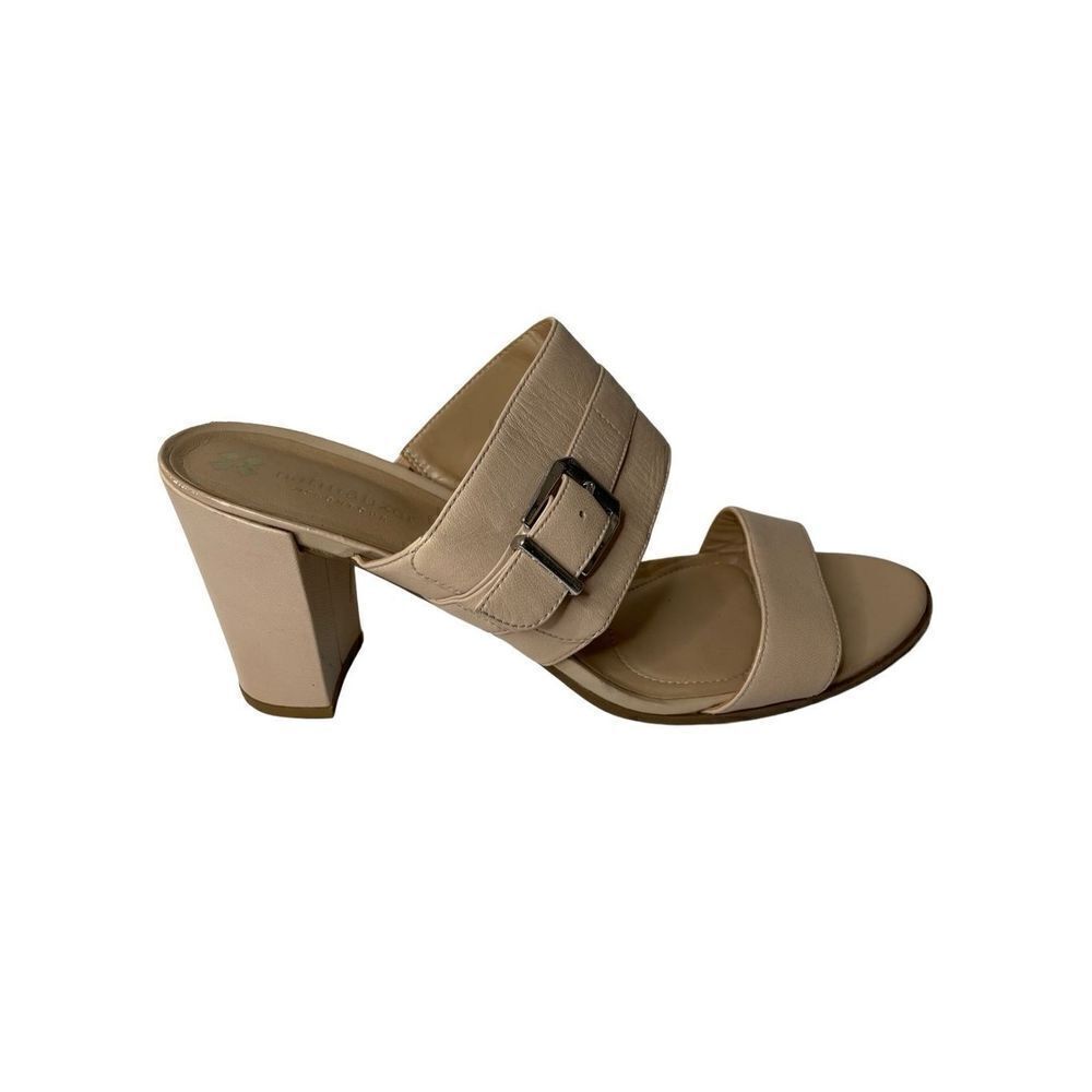 Naturalizer Zephar sandal‎ in nude, Size 11M